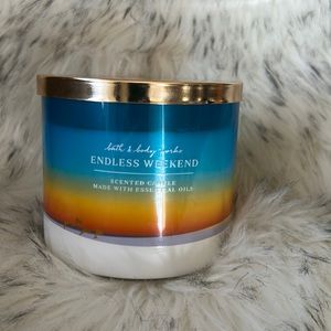 Bath and Body Works Endless Weekend 3 wick candle